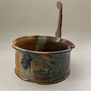 Artisan Brie Bowl with Handle and Spreader- Earth Tones